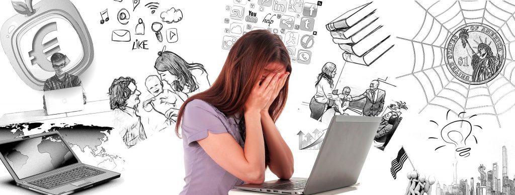 Salariée femme face à une situation de mal être. Dû à du harcèlement et conduisant à burn out